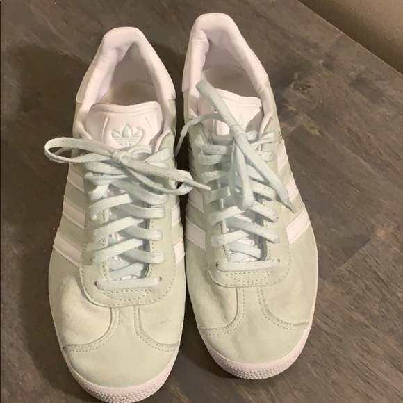 adidas Shoes - 🎊🎊 HOST PICK🎊🎊 Adidas Gazelle Sneaker